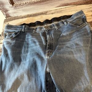 Wrangler Men's Relaxed Fit Light Blue Jeans